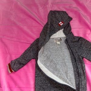 Baby Roots onesie. Original salt n pepper style. Sz 18-24M